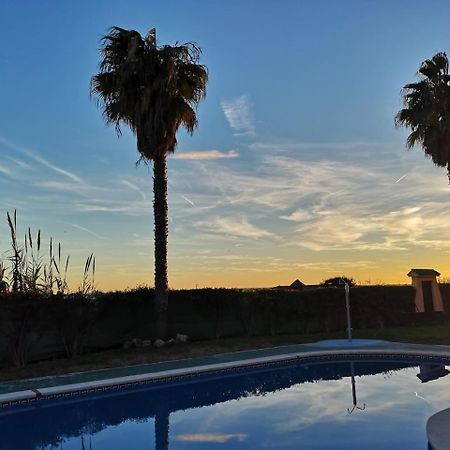 Espectacular Residencial En 1A Linea Con Piscina Apartment Benajarafe Luaran gambar