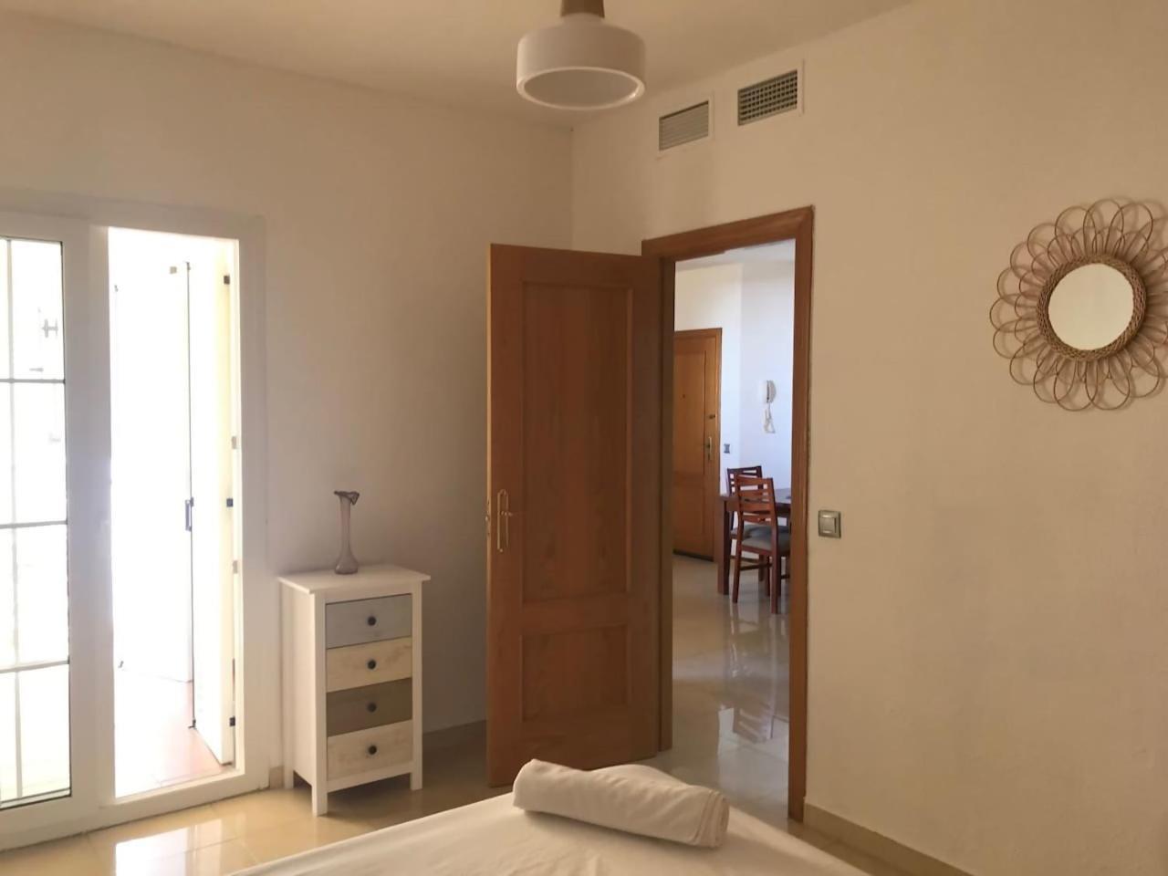 Espectacular Residencial En 1A Linea Con Piscina Apartment Benajarafe Luaran gambar