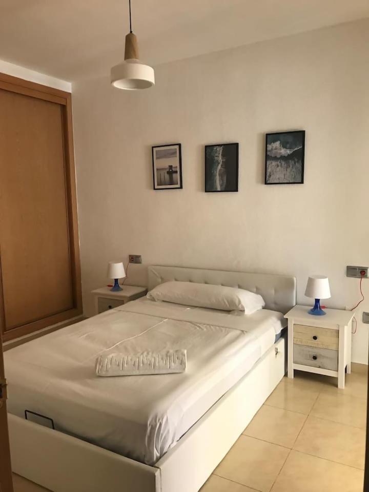 Espectacular Residencial En 1A Linea Con Piscina Apartment Benajarafe Luaran gambar
