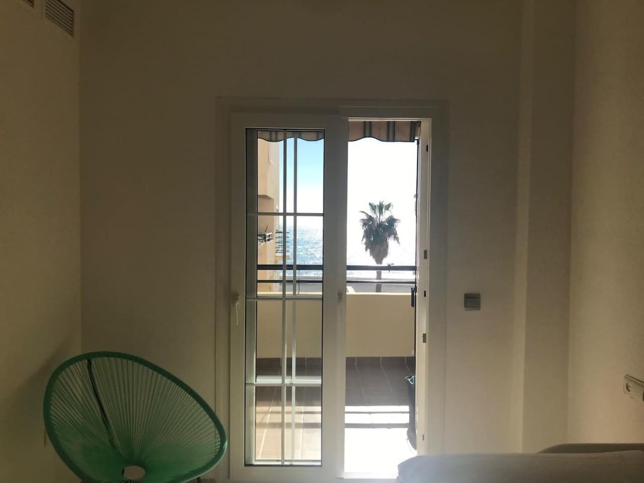 Espectacular Residencial En 1A Linea Con Piscina Apartment Benajarafe Luaran gambar