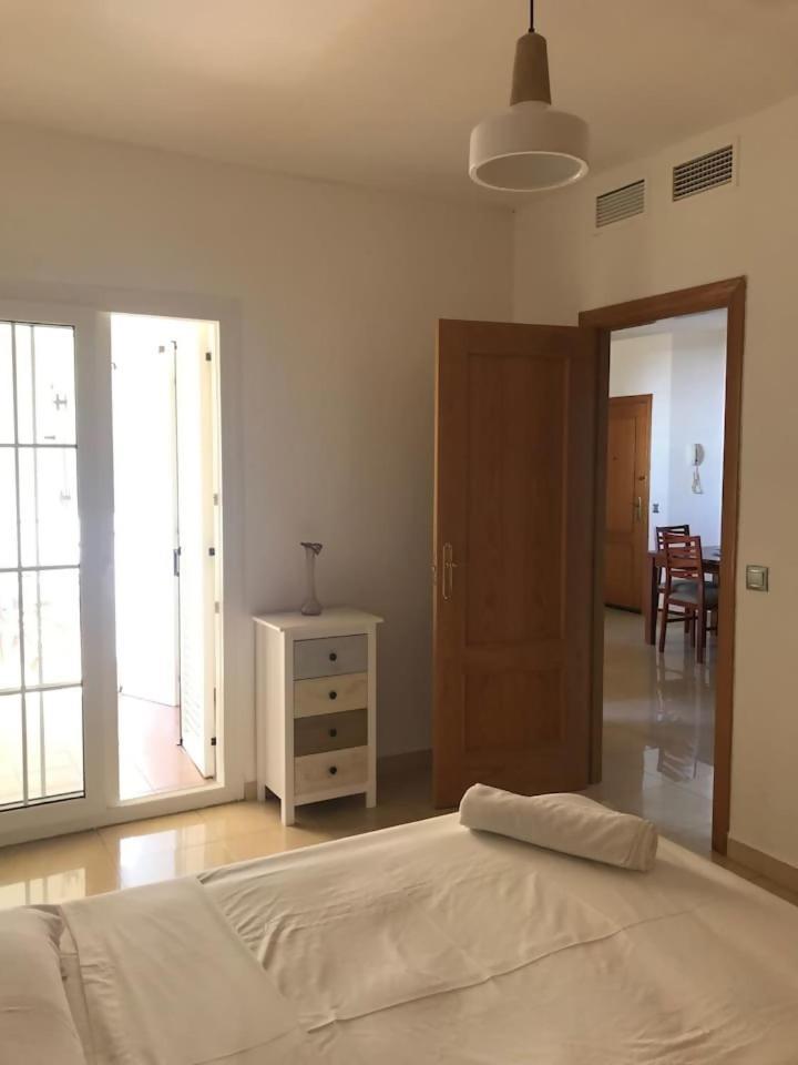 Espectacular Residencial En 1A Linea Con Piscina Apartment Benajarafe Luaran gambar