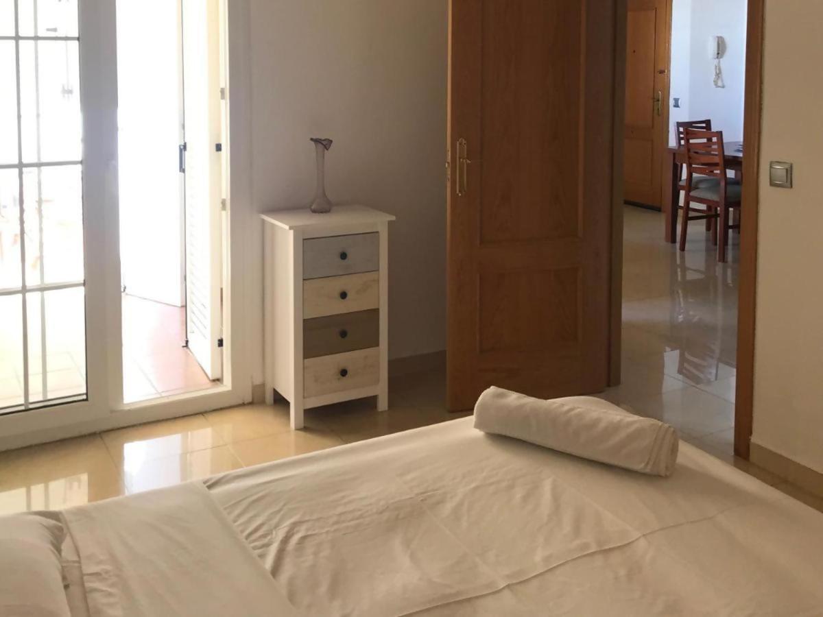 Espectacular Residencial En 1A Linea Con Piscina Apartment Benajarafe Luaran gambar