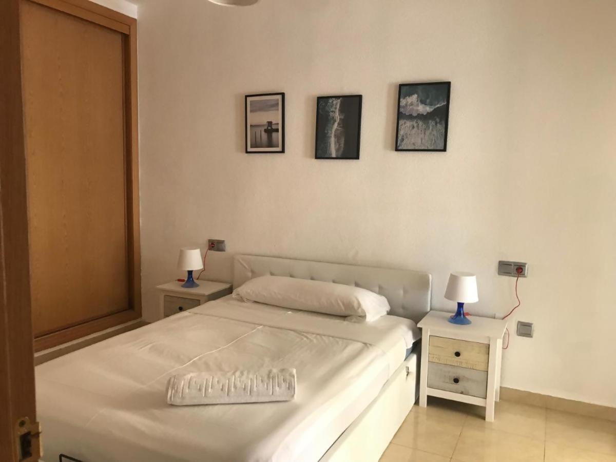 Espectacular Residencial En 1A Linea Con Piscina Apartment Benajarafe Luaran gambar