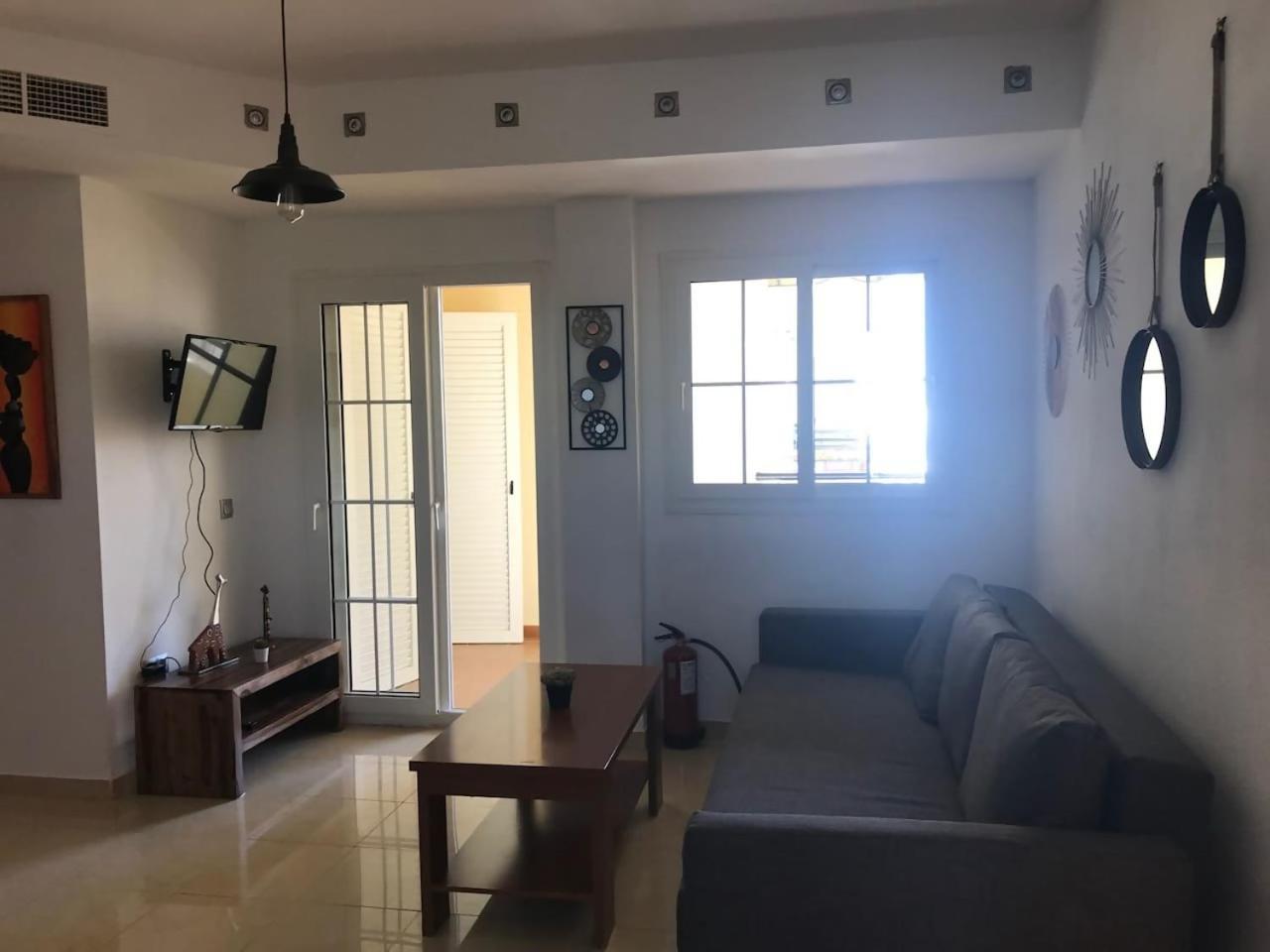 Espectacular Residencial En 1A Linea Con Piscina Apartment Benajarafe Luaran gambar