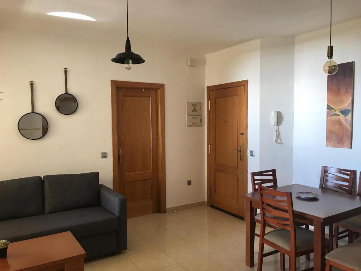 Espectacular Residencial En 1A Linea Con Piscina Apartment Benajarafe Luaran gambar